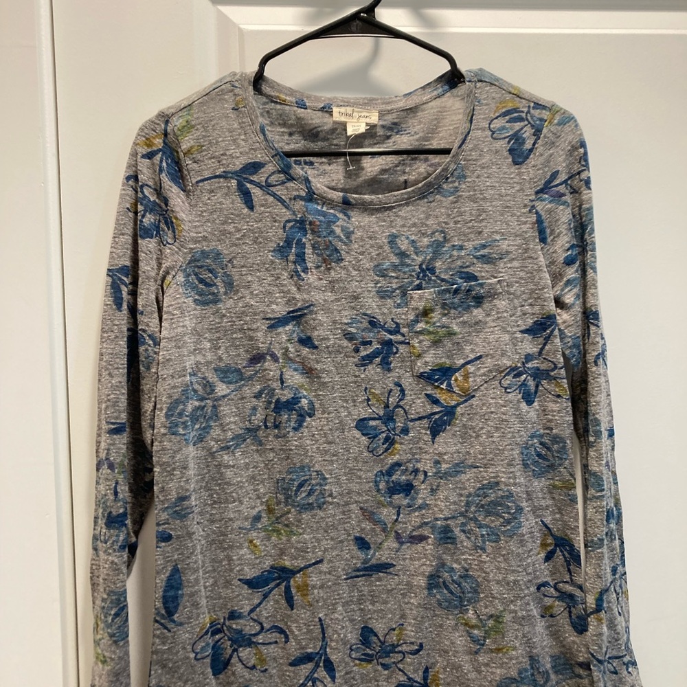 Gray and Blue Long Sleeve Top with Abstract Floral Design